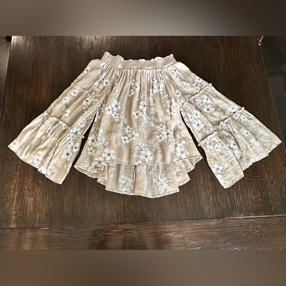 UMGEE USA Tan Flowy Off-the-Shoulder Top (Small) - Flowy Boho Chic - Picture 3 of 11